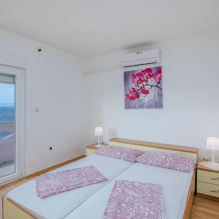 Awesome Apartment In Stara Baska 1 With Kitchen Экстерьер фото